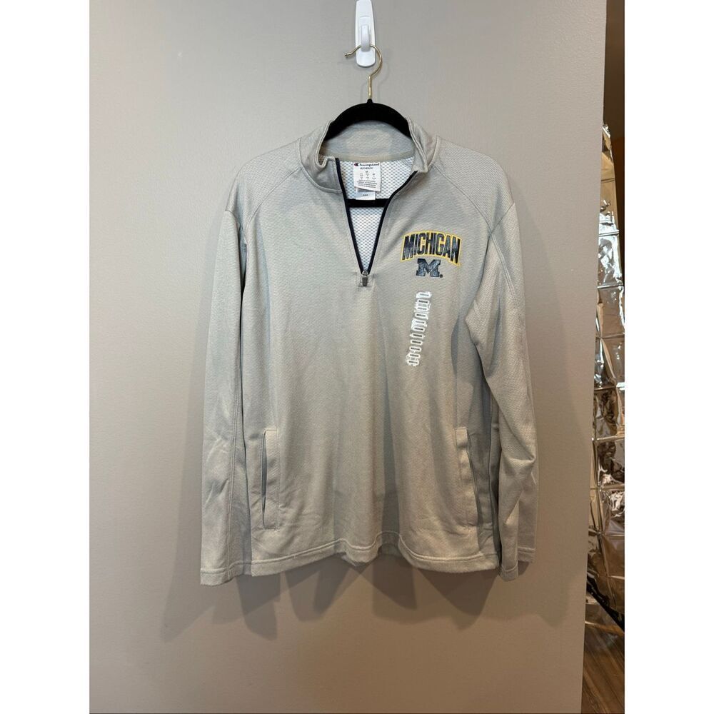 Men’s University of Michigan athletic quarter zip size medium